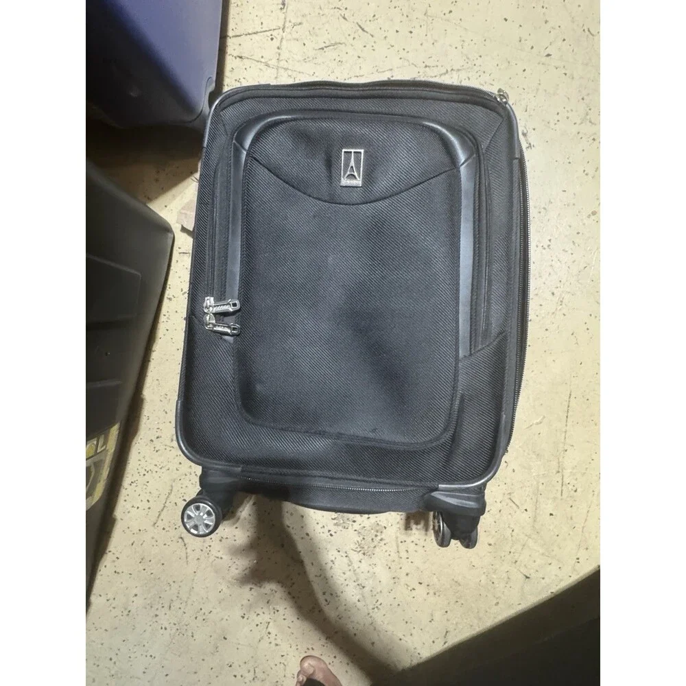 Travelpro Maxlite 5 Softside Expandable Luggage 4 Spinner Wheels 22” Carry On